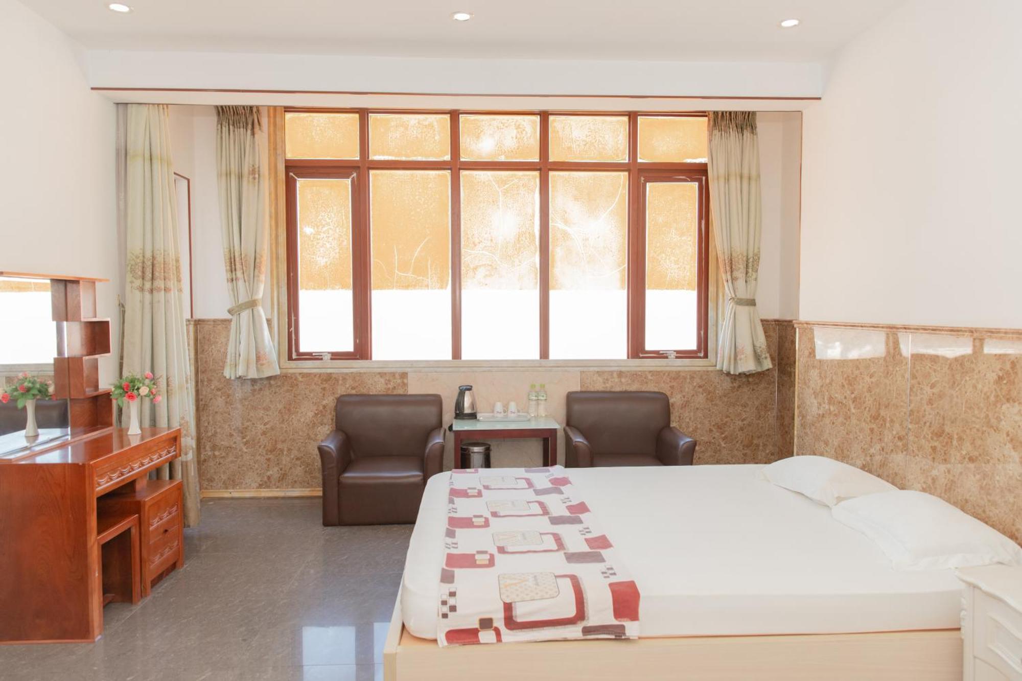 Khach San Son Thinh Hotel Вунгтау Экстерьер фото