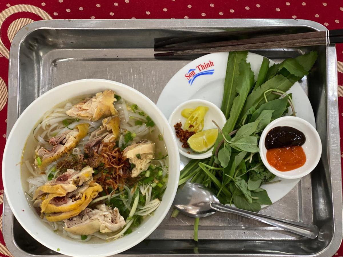 Khach San Son Thinh Hotel Вунгтау Экстерьер фото